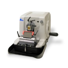 ZFP011	Microtome à rotation manuelle, avancé